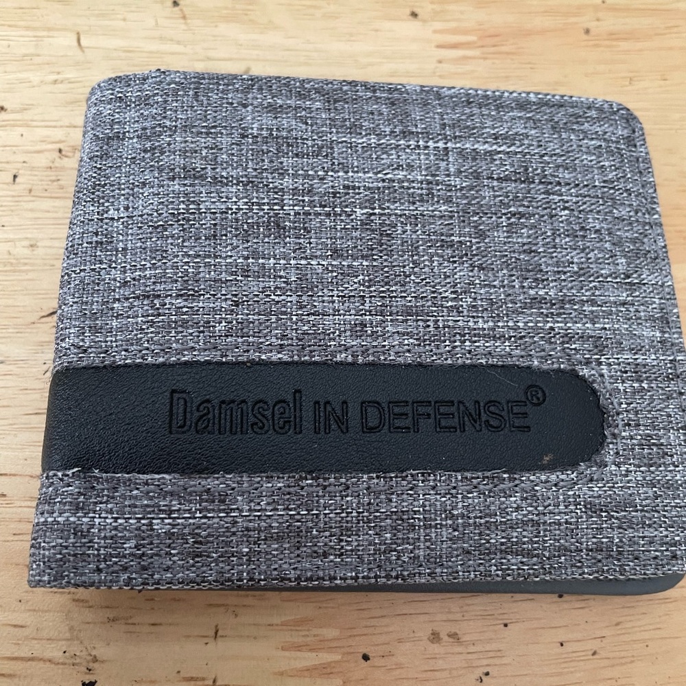 RFID Wallet - Picture 5 of 6